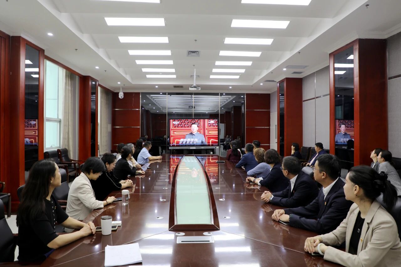 铭记历史 砥砺前行丨医院组织收看纪念中国人民抗日战争暨世界反法西斯胜利80周年阅兵仪式